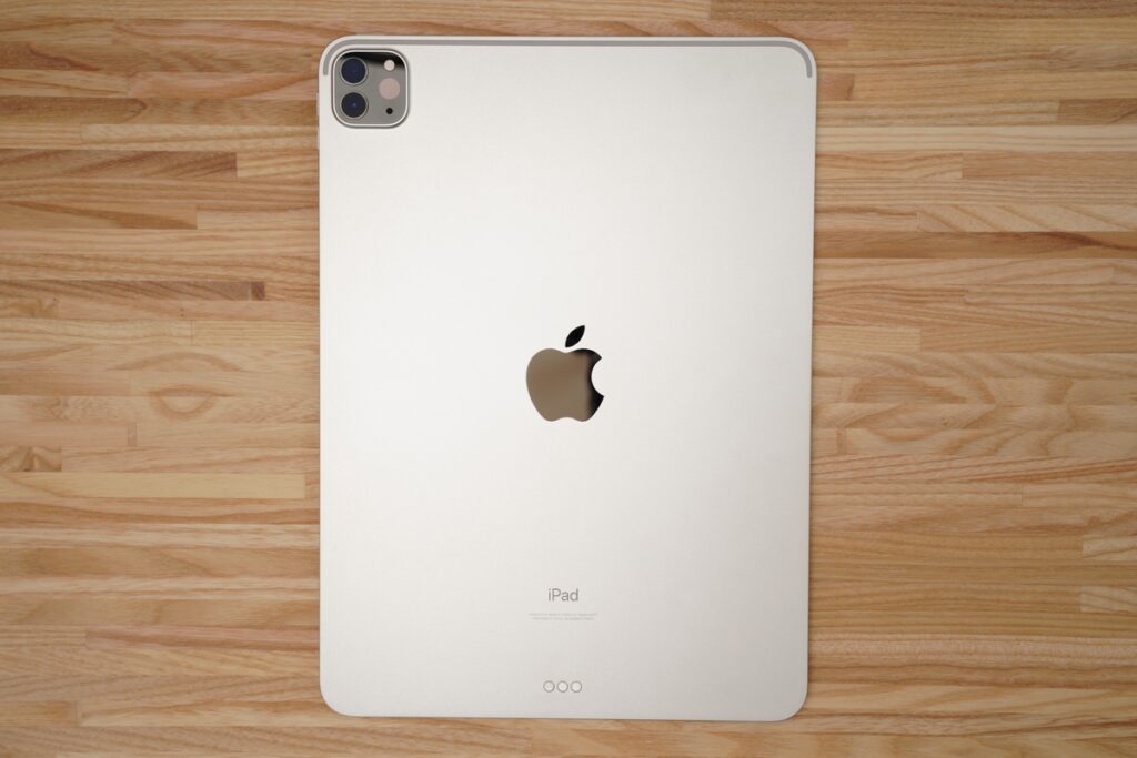 iPad Pro 11インチ（第3世代）シルバーのスキンシール貼り付け前