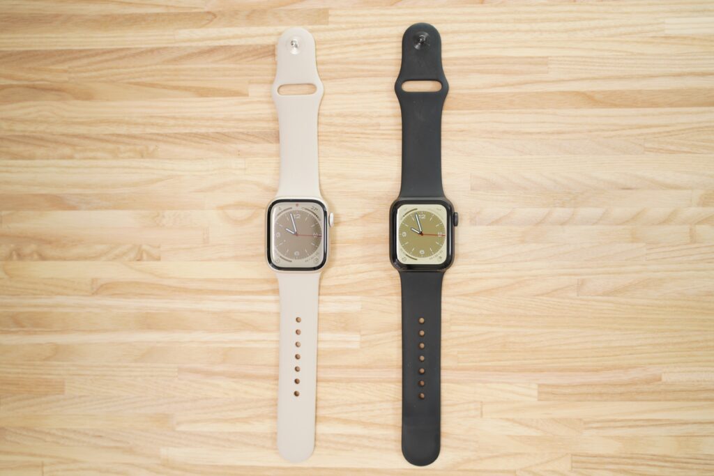 Apple Watch Series 8とSeries 5を並べてみた