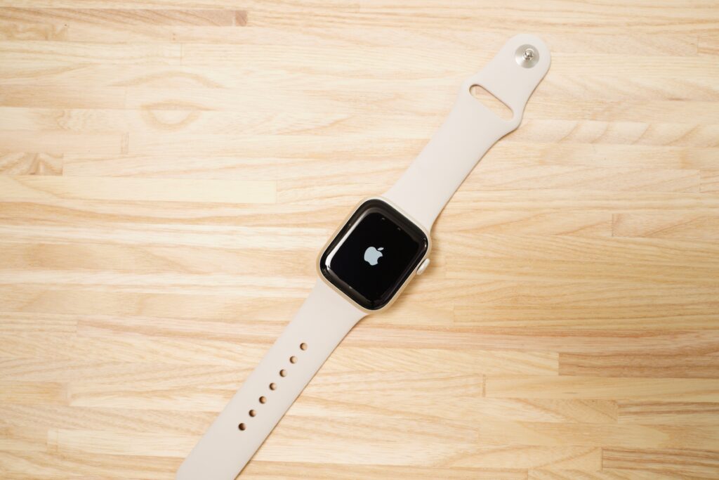 NIMASO Apple Watch 41mm専用液晶保護フィルムを貼り付けた Apple Watch