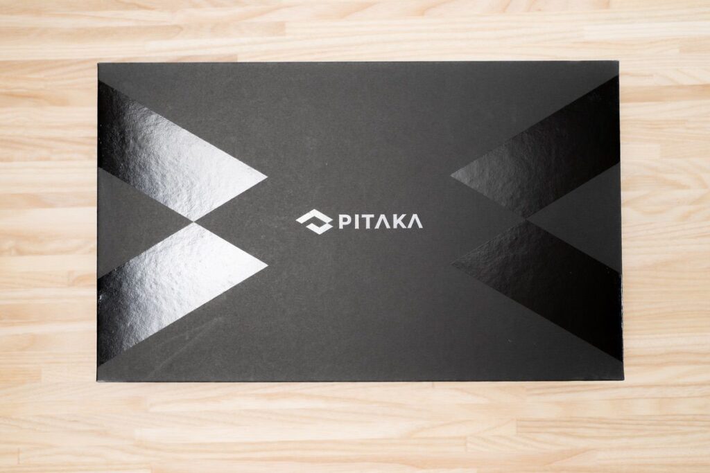 PITAKAの箱は非常に質感が高い