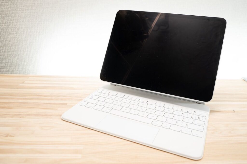 PC/タブレット ノートPC Apple 11インチiPad Pro用 Magic Keyboardレビュー | 外部ディスプレイ 