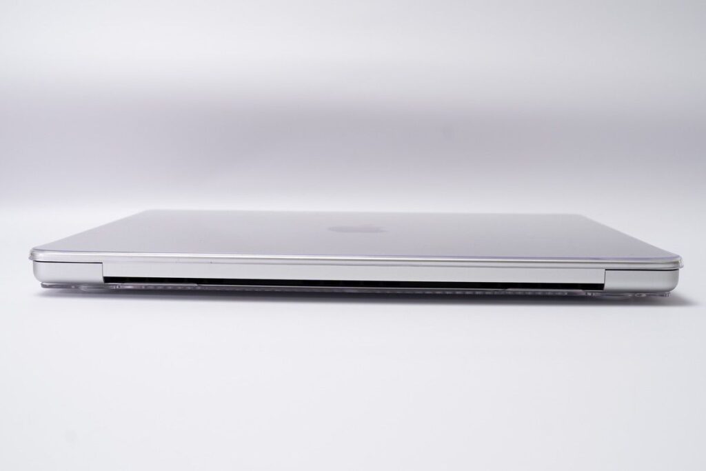 TOWOOZ For Macbook Pro 14インチ ハードケースを背面から見てみた