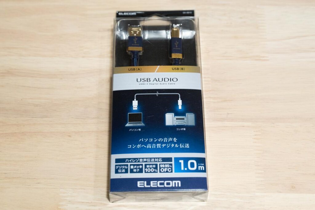 USBケーブルは付属のものでなく、ELECOMのものを使用している