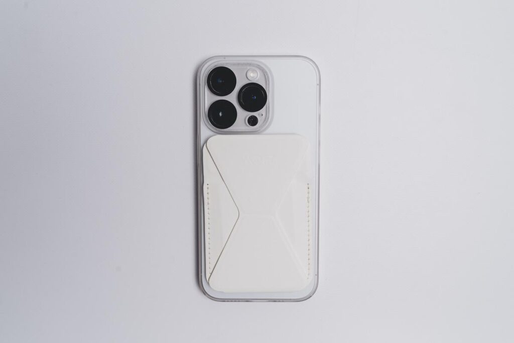 MOFT Snap-OnをiPhone 14 Proに装着