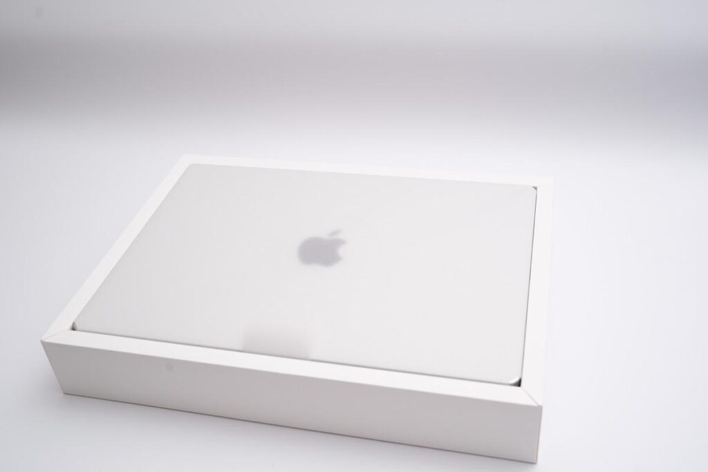 M1Pro MacBook Pro 14インチは箱にぴっちり入っている