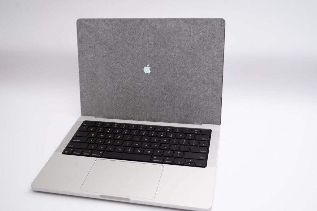 M1Pro MacBook Pro 14インチを開けると勝手に起動する