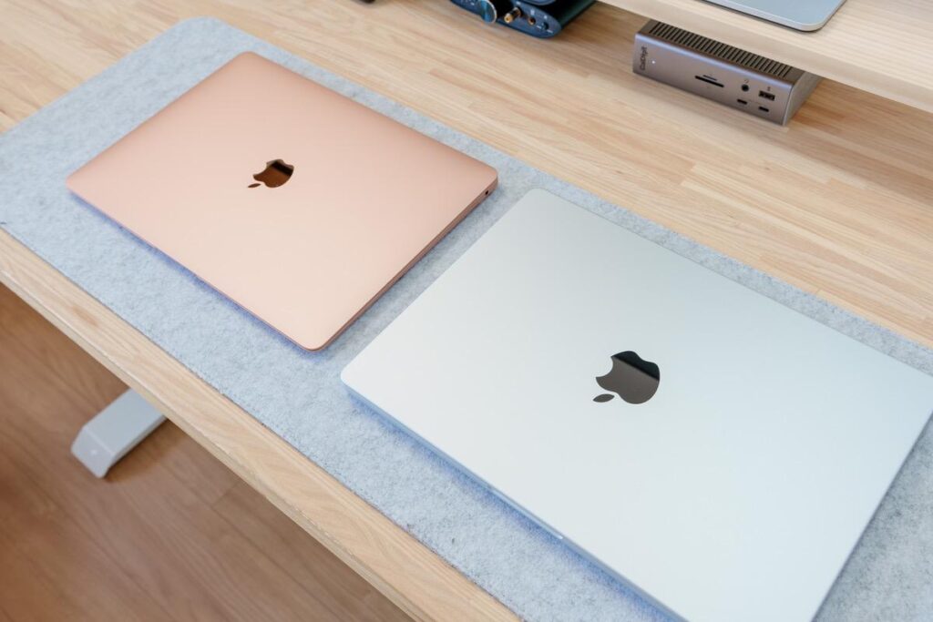 M1 MacBook AirとM1Pro MacBook Pro 14インチを並べてみた