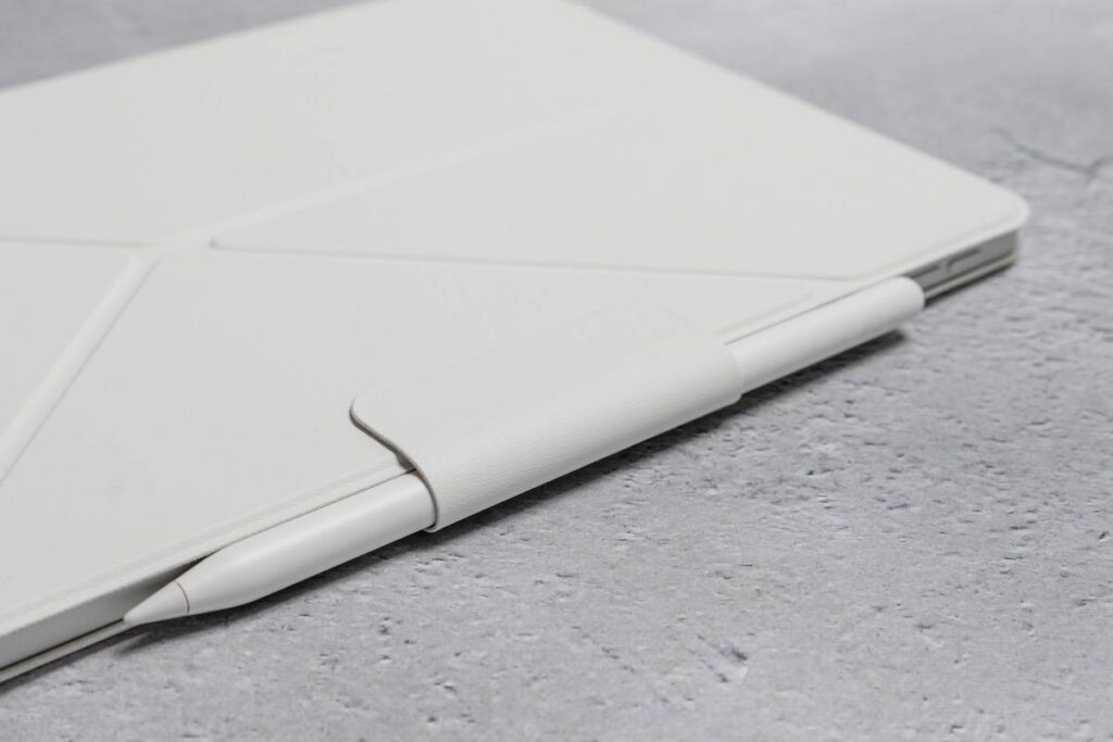 MagEZ Folio 2はApple Pencilの落下を防止するストラップがある