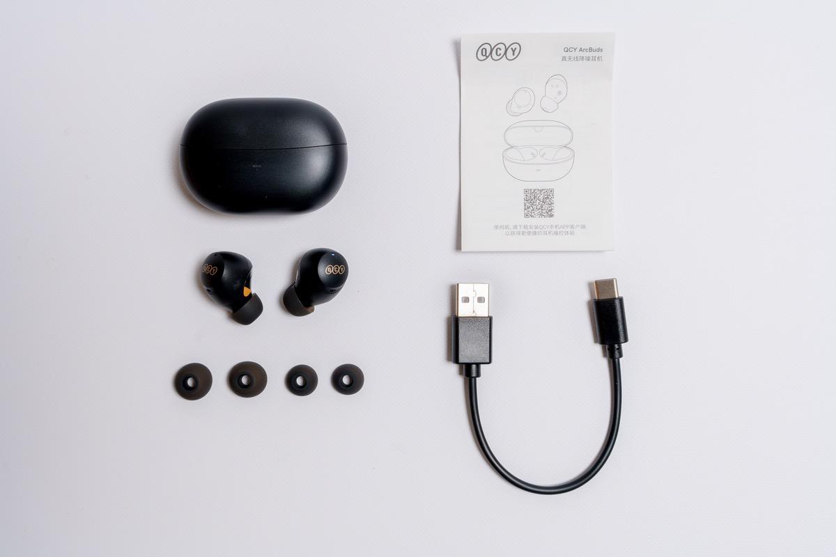 QCY ArcBuds HT07の付属品を並べてみた