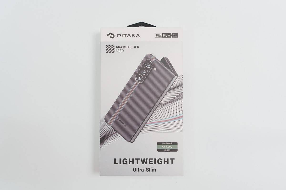PITAKA Air Case for Galaxy Z Fold5の外箱を撮影してみた