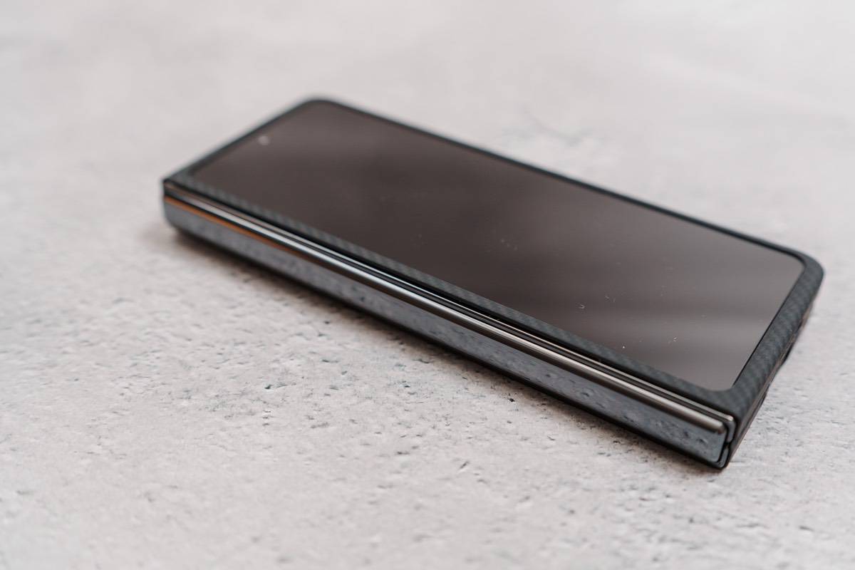 PITAKA Air Case for Galaxy Z Fold5はヒンジ部分は保護されない