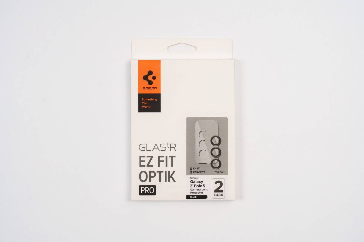 レンズフィルムSpigen EZ Fit Optik Proの外箱を撮影してみた