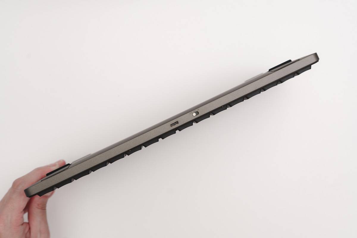 Lofree Edgeは最薄部5.4mmのキーボートとなっている