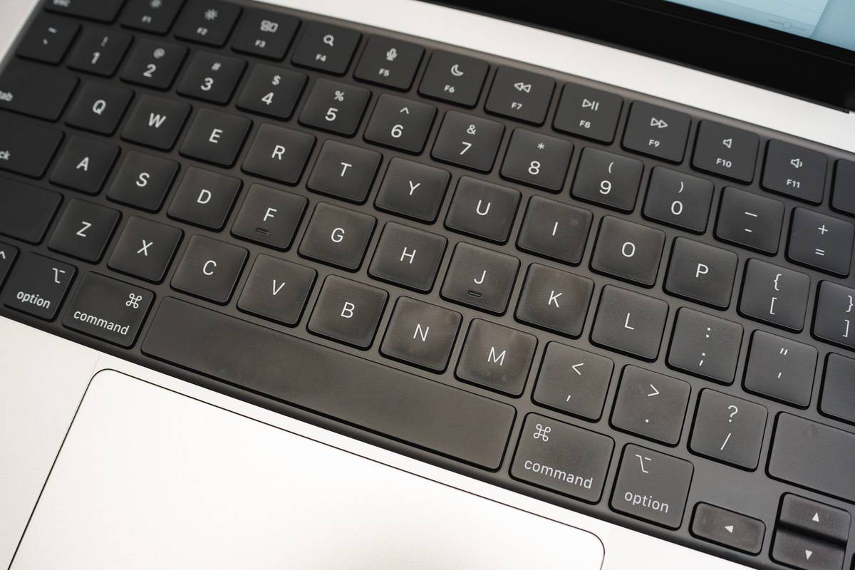 MacBook ProのキーボードにもABS製のキーキャップが採用されている