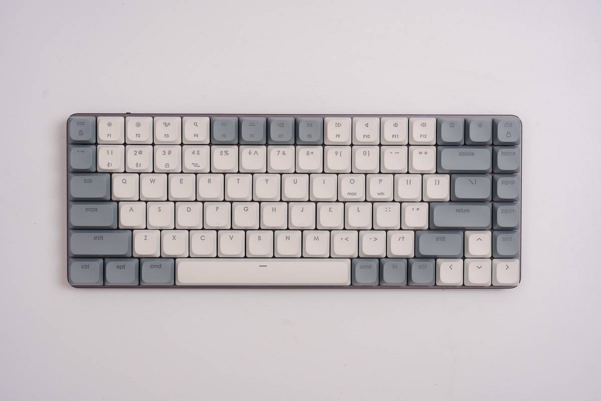 Satechi SM1 メカニカルキーボードを白背景で撮影してみた