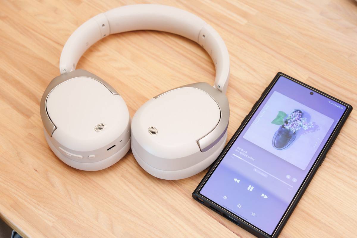 Edifier W830NBをBluetooth接続で音楽を再生している