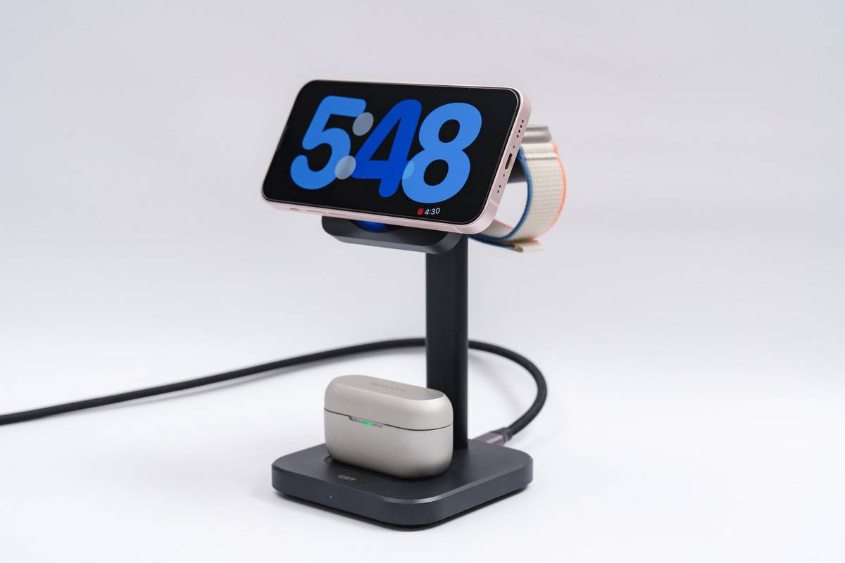 ESR Qi2 & CryoBoost搭載 3-in-1 MagSafe充電器でiPhoneやApple Watch Ultra 2を充電してみた