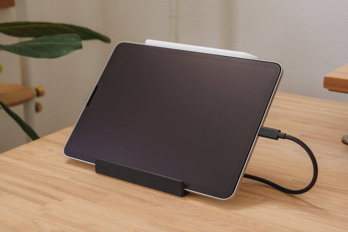 BenQ beCreatus GR10 7-in-1 USB4 モバイルドックにiPad Pro 11インチをセットしてみた