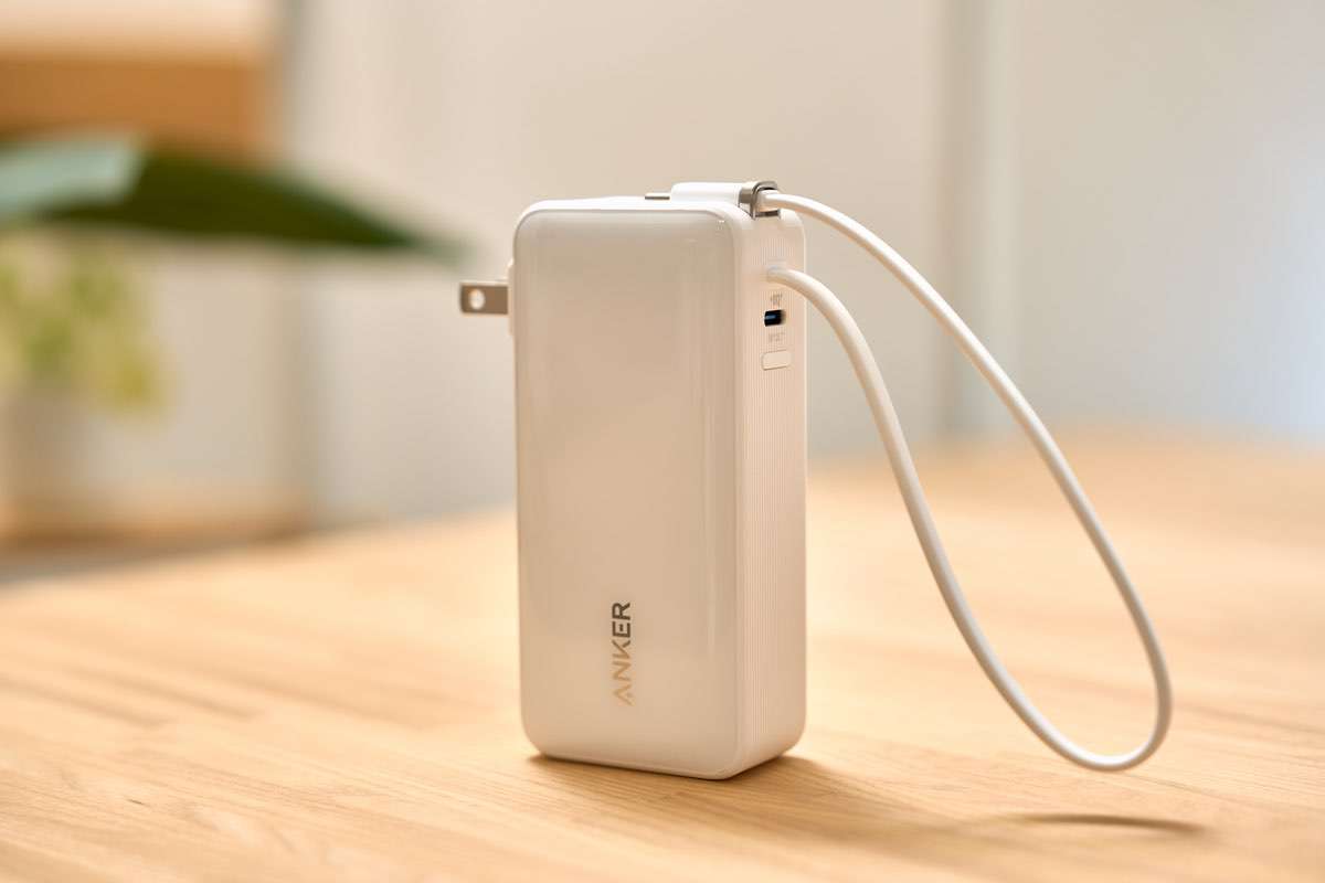 Anker Power Bank (10000mAh, Fusion, Built-In USB-C ケーブル)をデスク上で撮影してみた