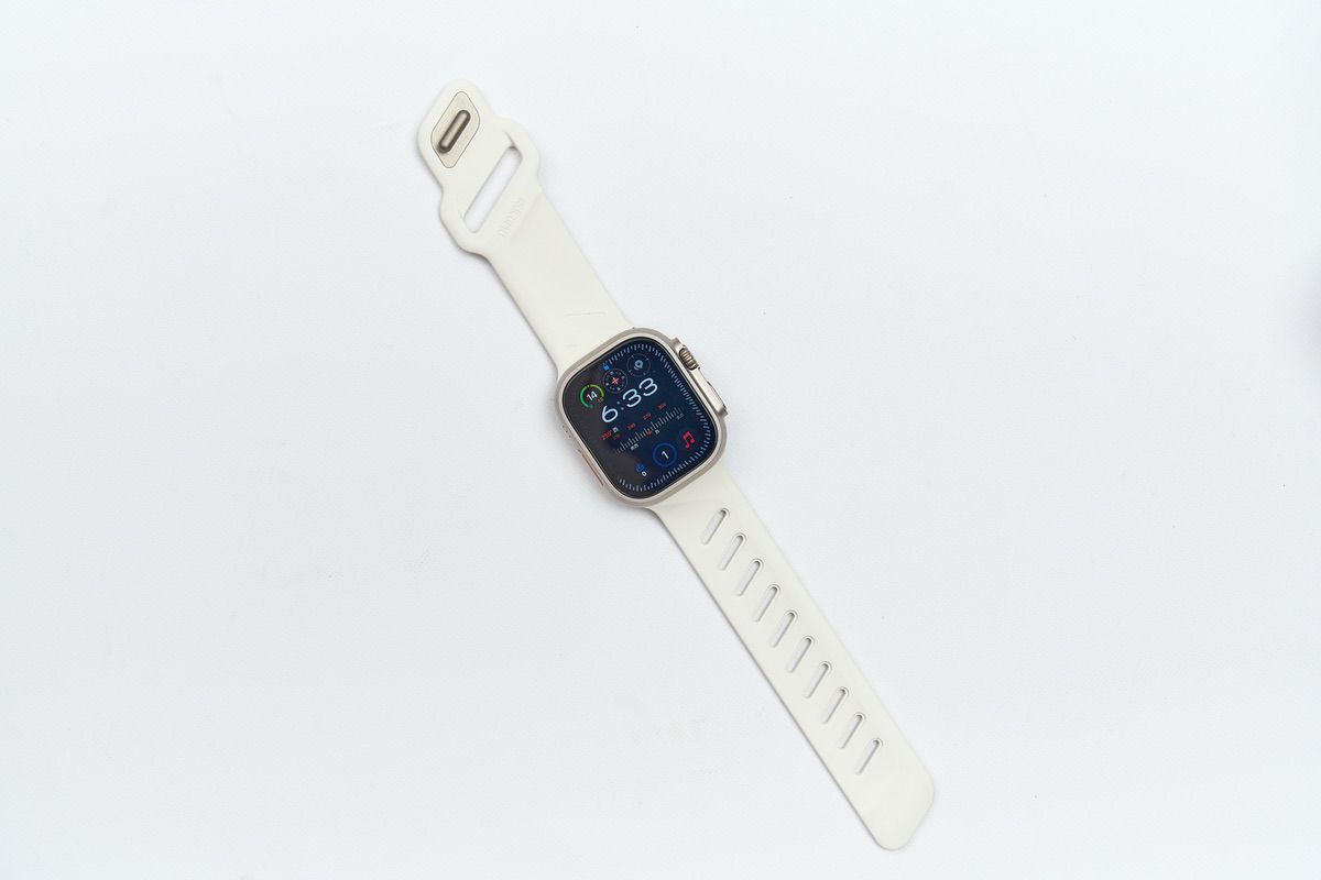 Aulumu A02 スポーツウォッチバンド for Apple Watch SeriesもApple Watchに装着している