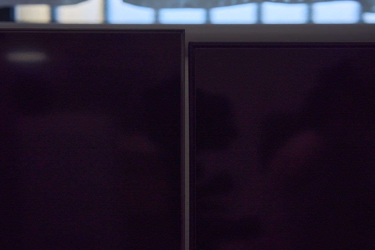 TCL 55Q6Cと55Q7Cの画面をアップしている