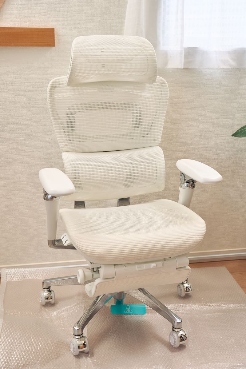 組み立てが終わったCOFO Chair Premium 2