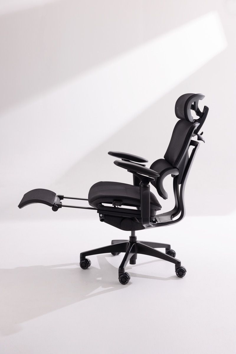 COFO Chair Premium 2のオールブラックカラーのサイド