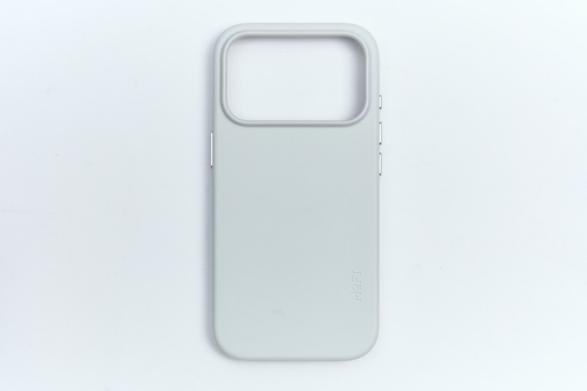 iPhone 17シリーズ対応 MOVAS™レザーケースの表面