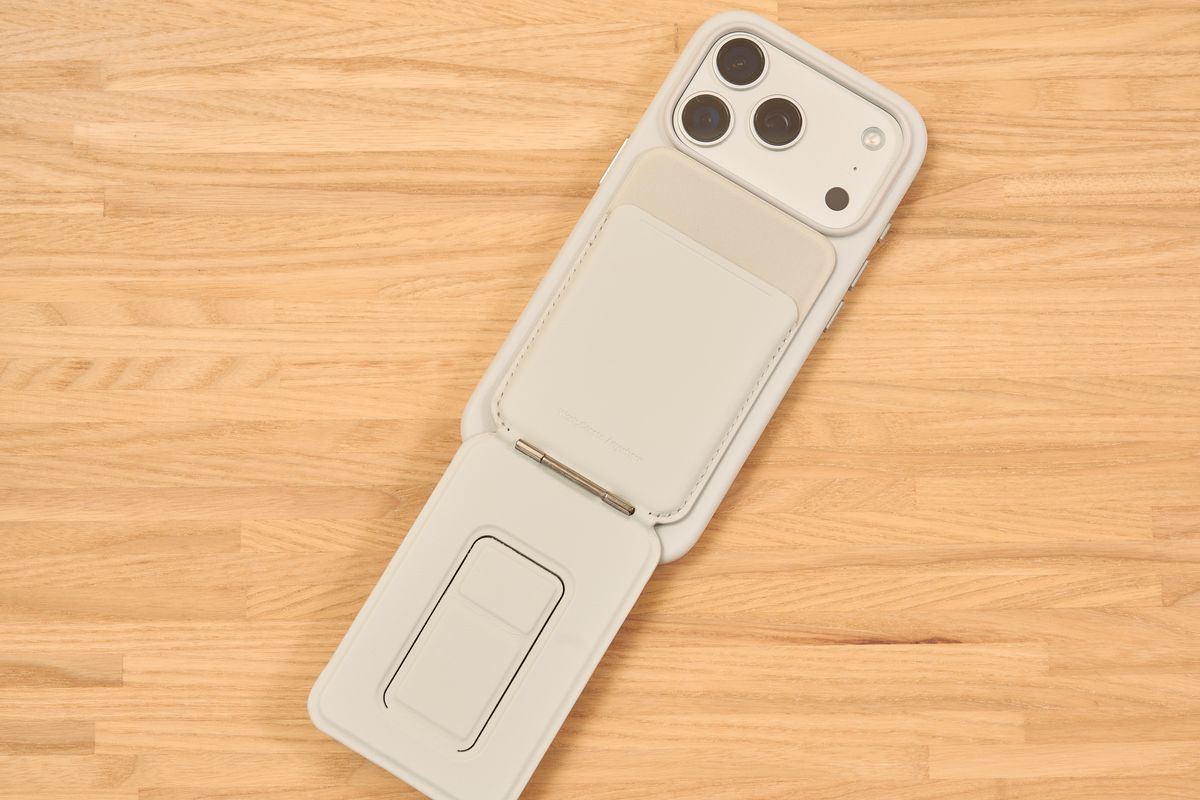 MOFT 8-in-1多機能スタンドのカード収納部