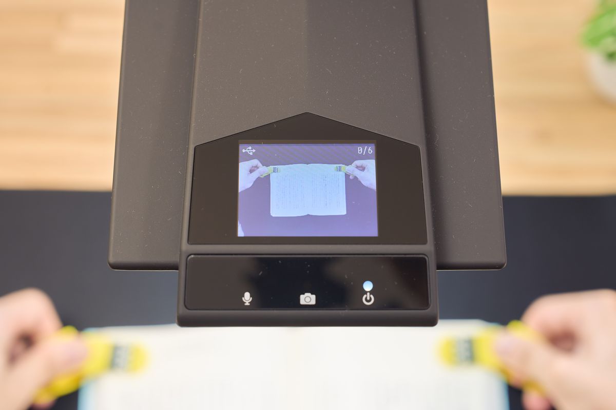 CZUR ET MAXでスキャンしているときの上部ディスプレイ