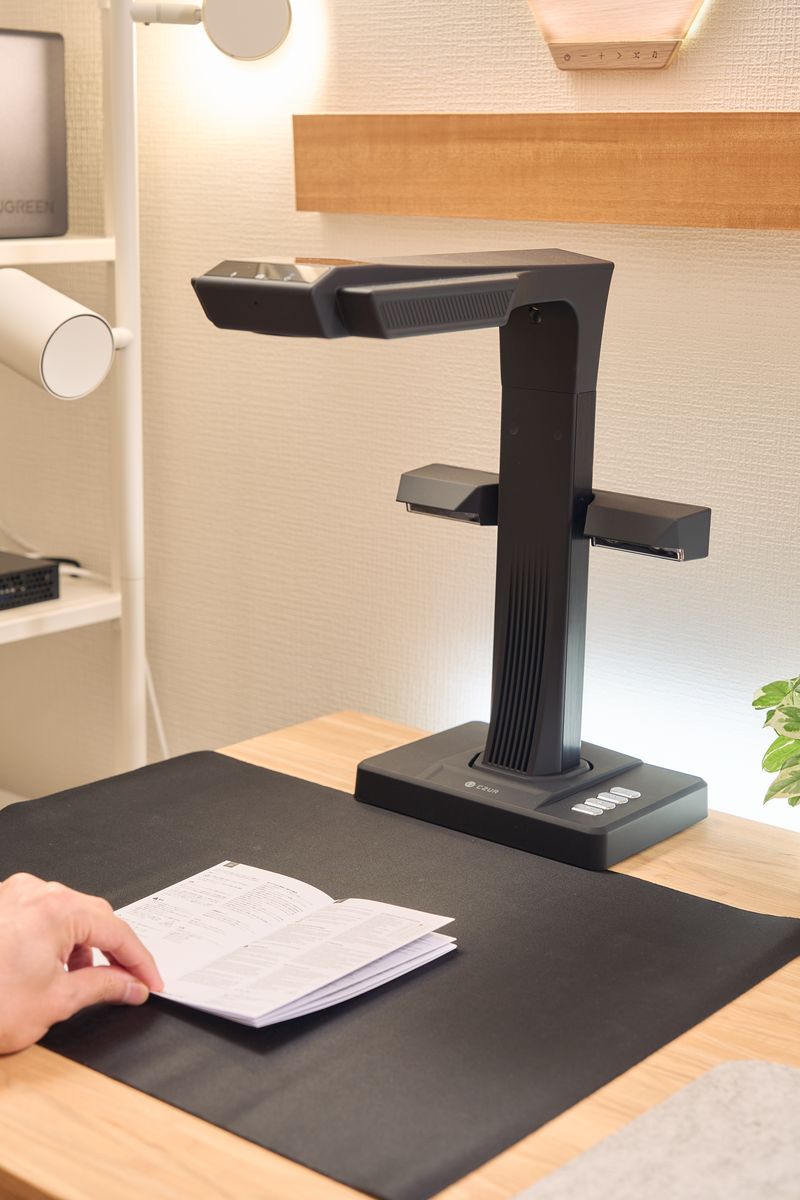 CZUR ET MAXで実際にスキャンしている様子を撮影してみた