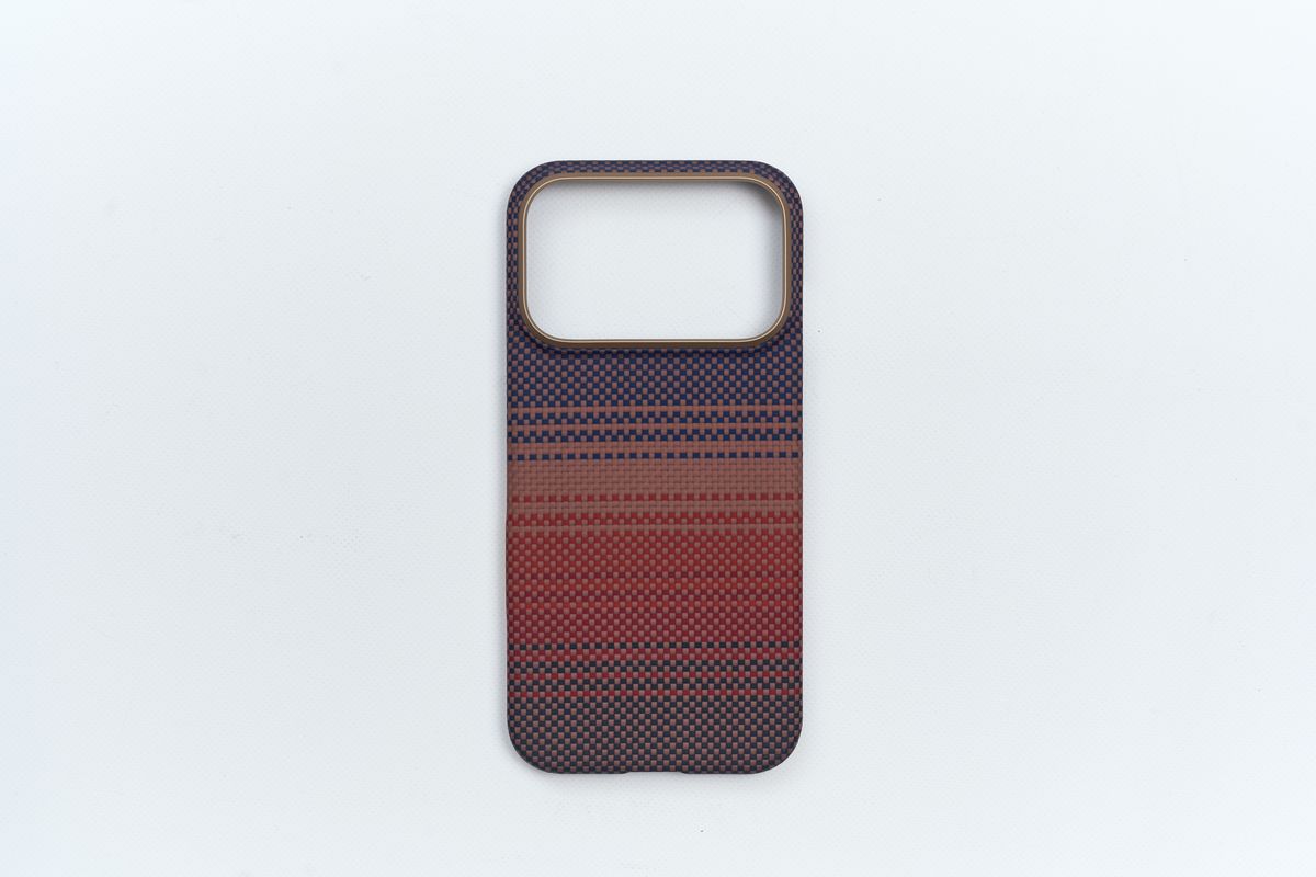 PITAKA Ultra-Slim Case iPhone 17 Pro用の外側