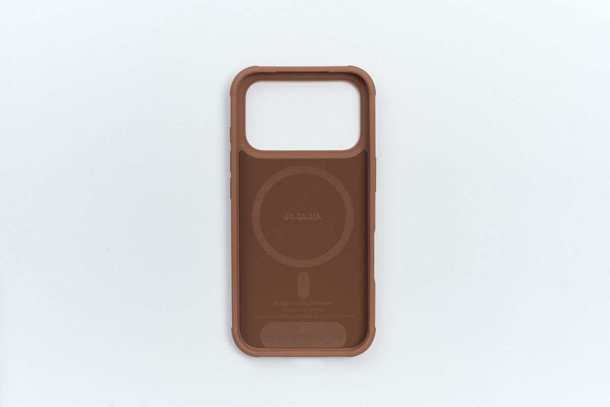 PITAKA Aramid ProGuard Case iPhone 17 Pro用の内側