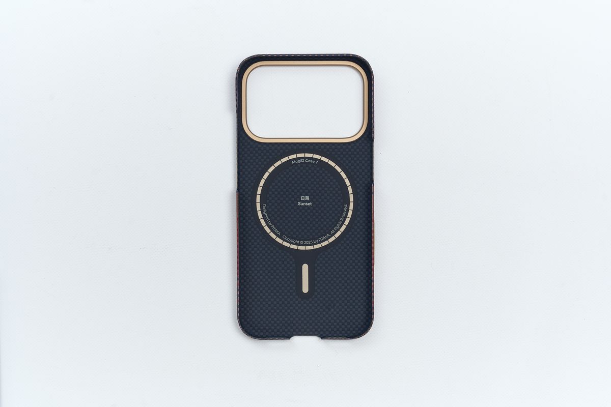 PITAKA Ultra-Slim Case iPhone 17 Pro用の内側