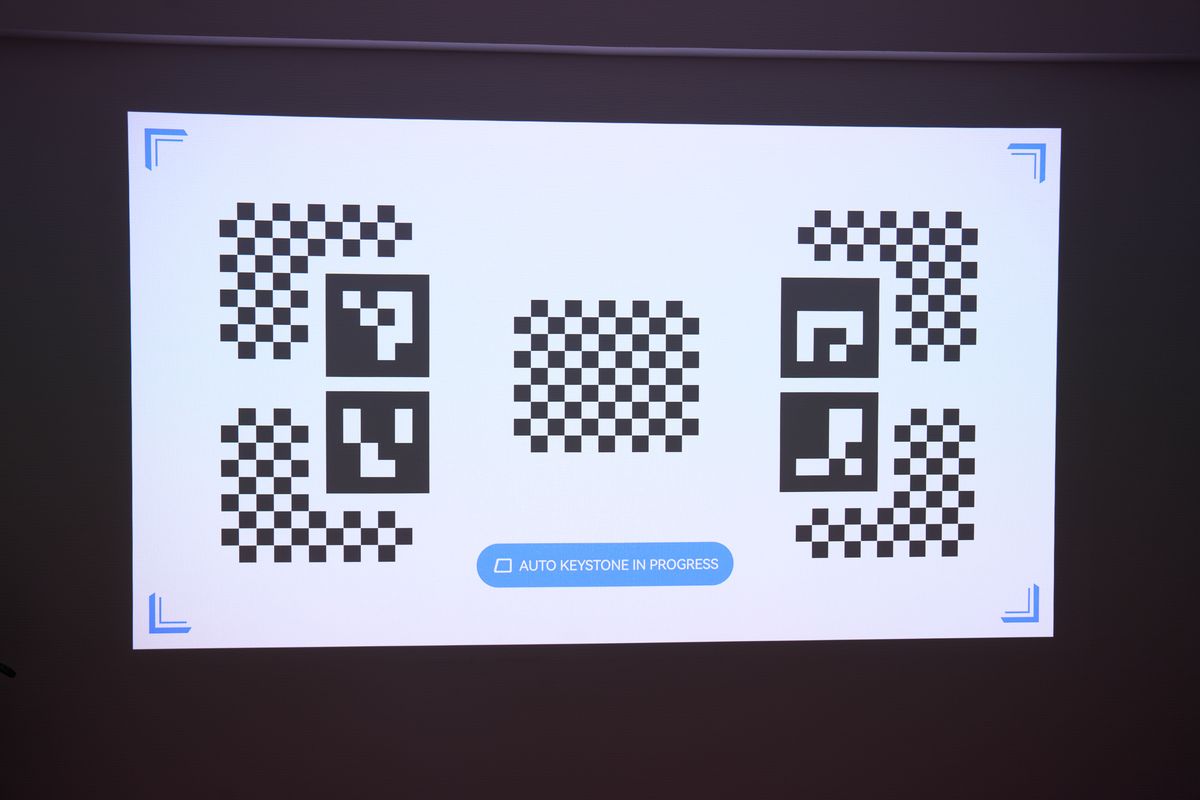 XGIMI HORIZON 20 Proが自動補正している