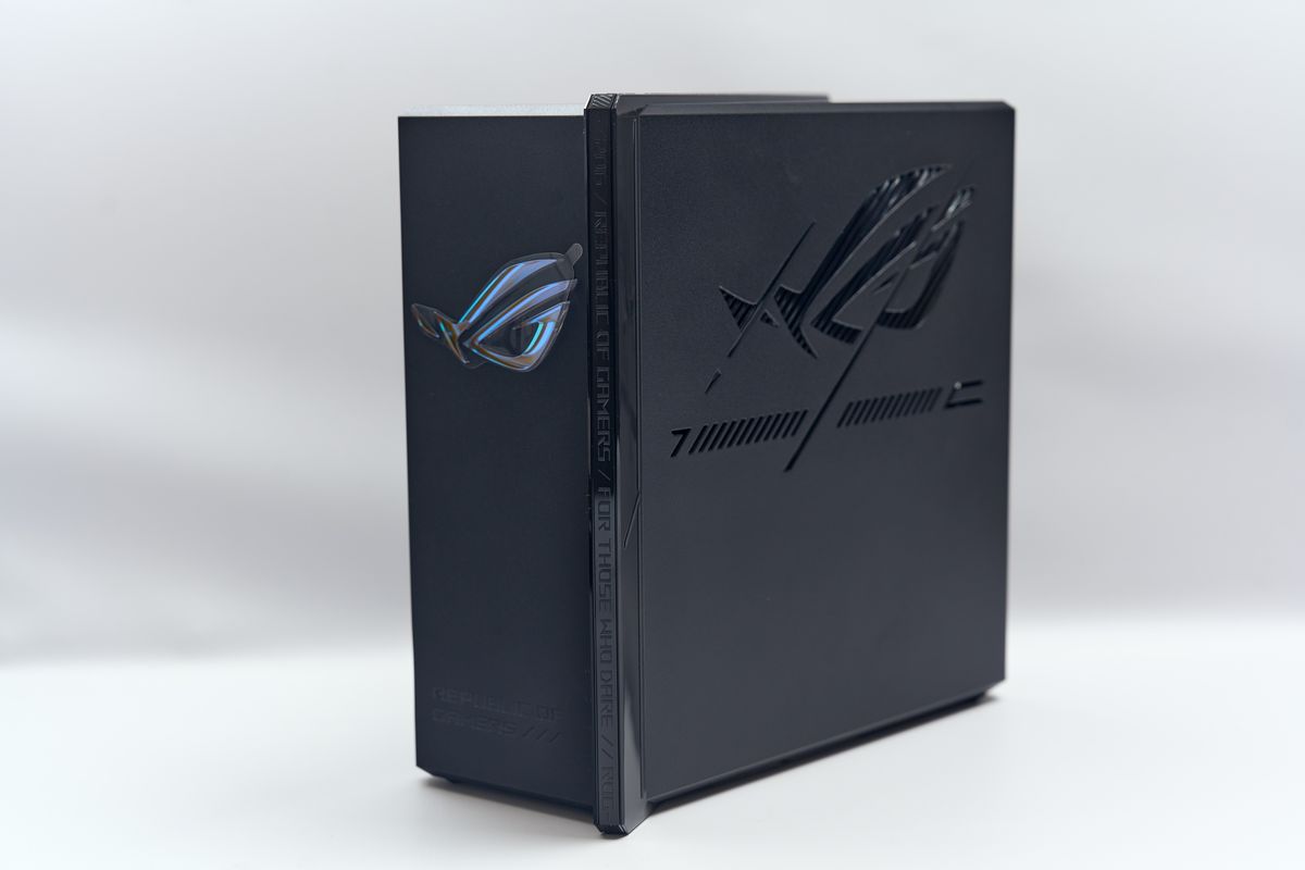 ASUS ROG Strix GS-BE7200Xは正方形デザイン