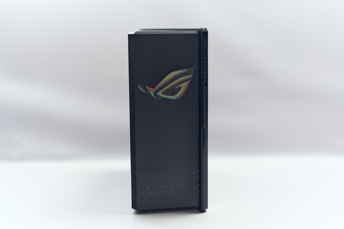 ASUS ROG Strix GS-BE7200Xの正面