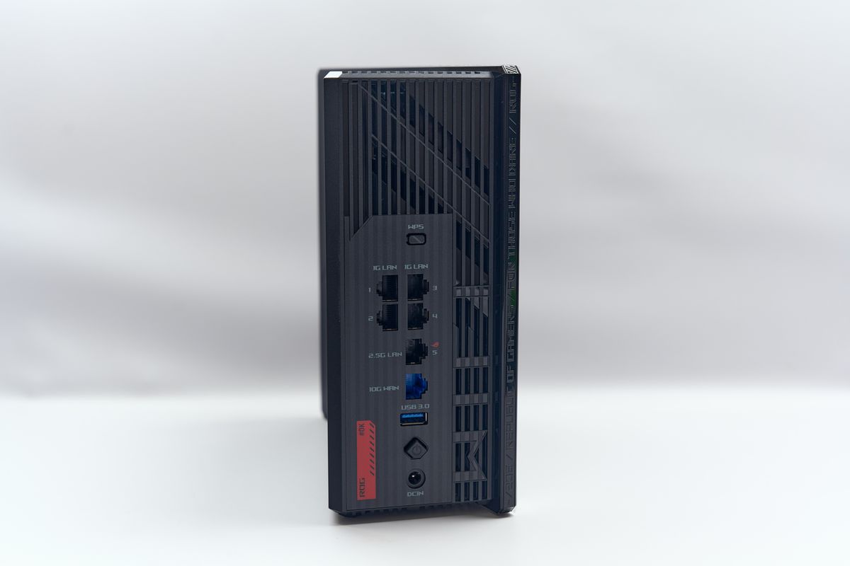 ASUS ROG Strix GS-BE7200Xの背面