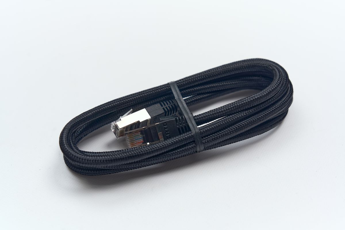 ASUS ROG Strix GS-BE7200Xに付属しているLANケーブル