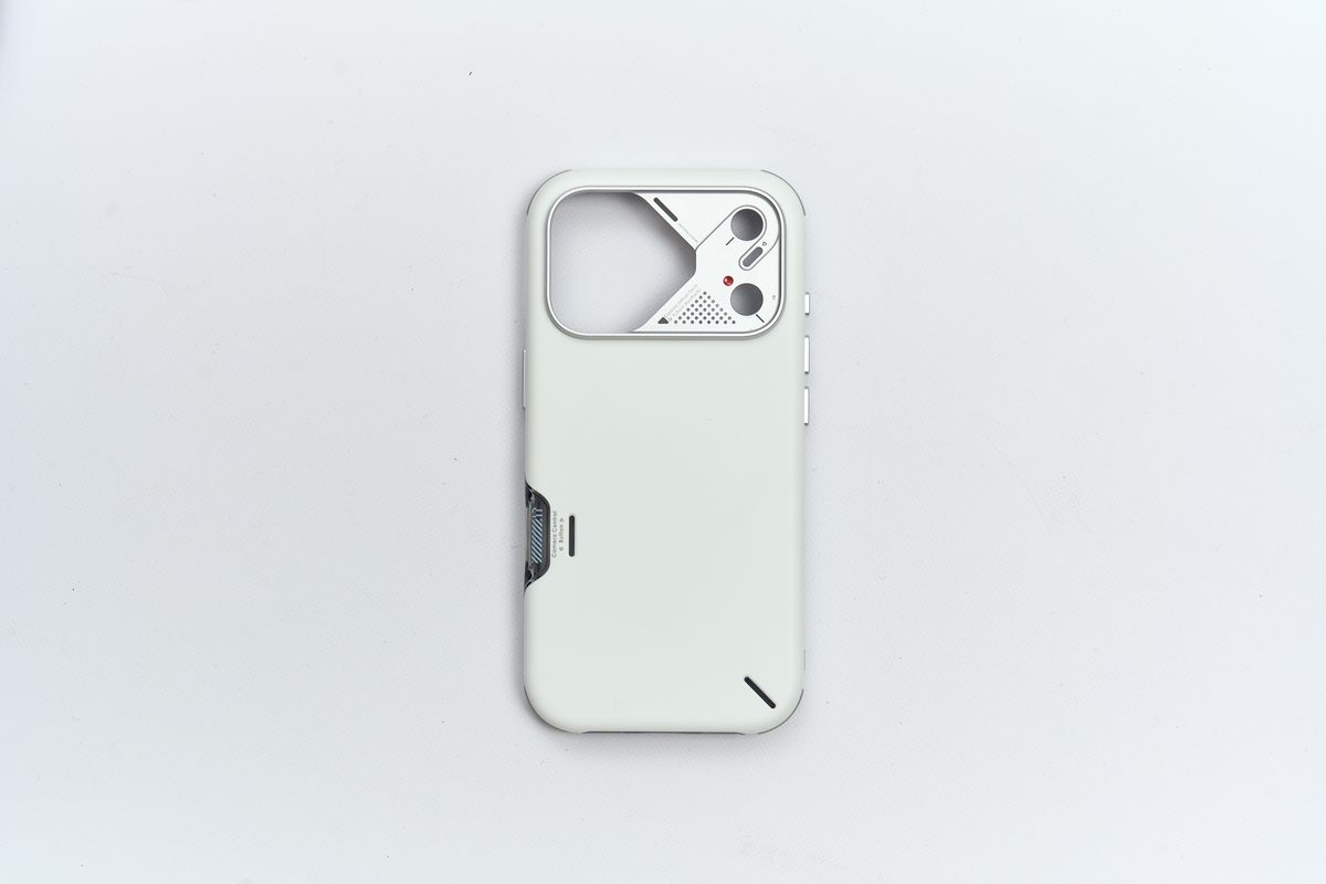 AULUMU A17 Slim Shockproof Caseの外面