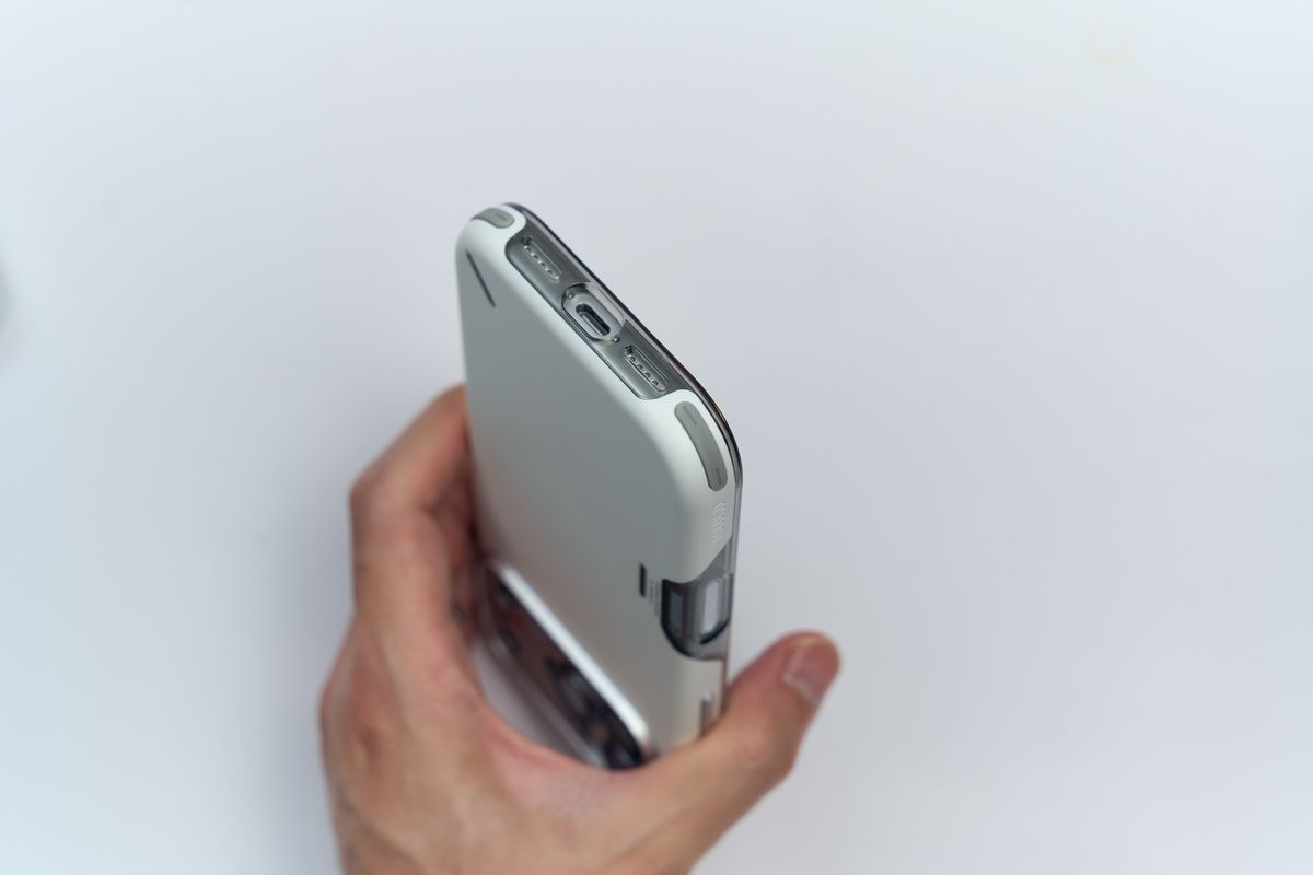 AULUMU A17 Slim Shockproof Caseの下部