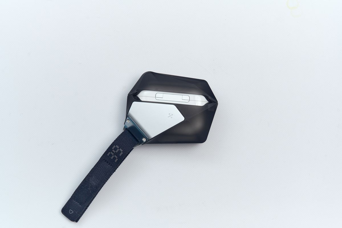 AULUMU A39 AirPods Pro 3ケースの裏面