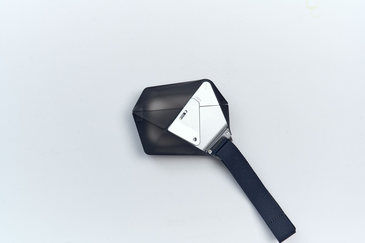 AULUMU A39 AirPods Pro 3ケースの表面