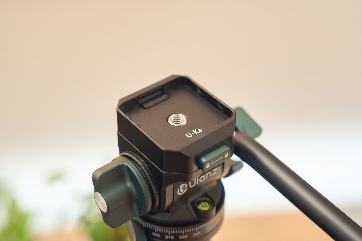 Ulanzi JJ06 GlideGo ビデオ三脚のUkaクイックリリース