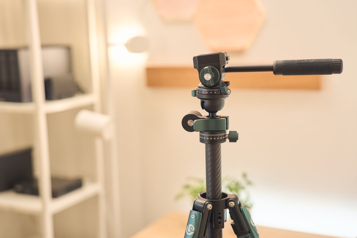 Ulanzi JJ06 GlideGo ビデオ三脚の中軸